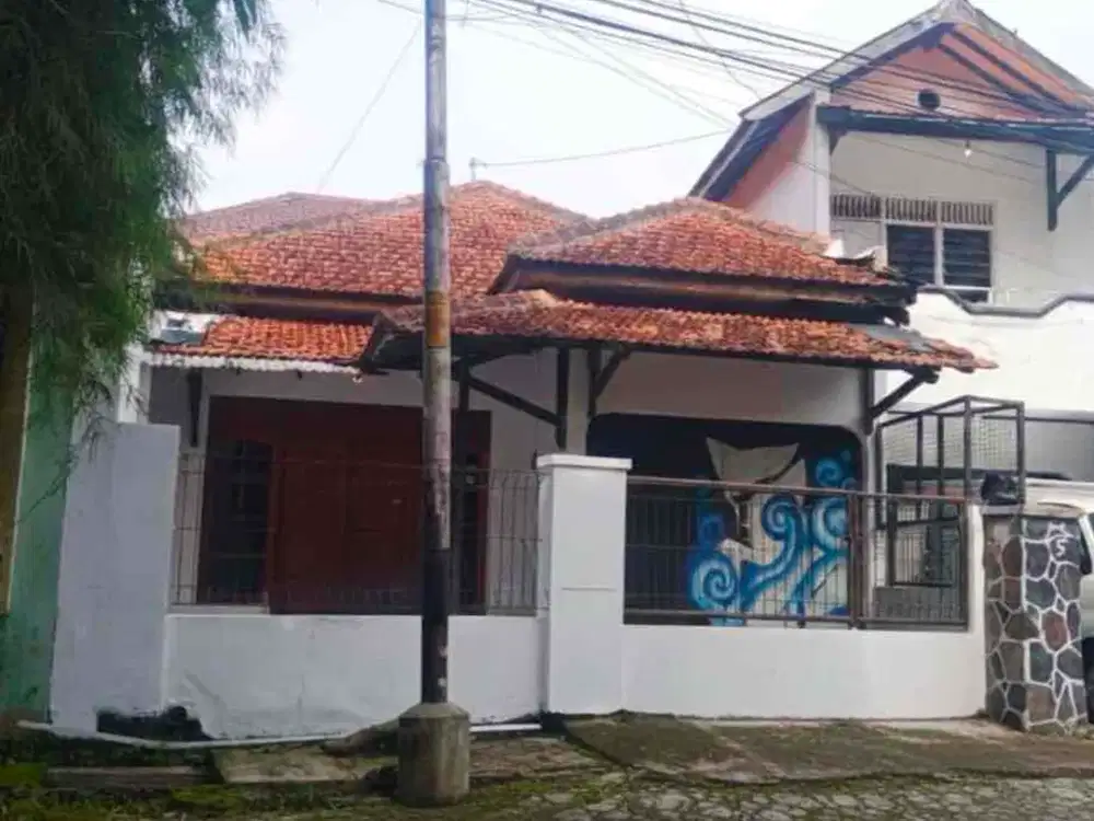 Rumah second strategis dekat Stadion Manahan Solo