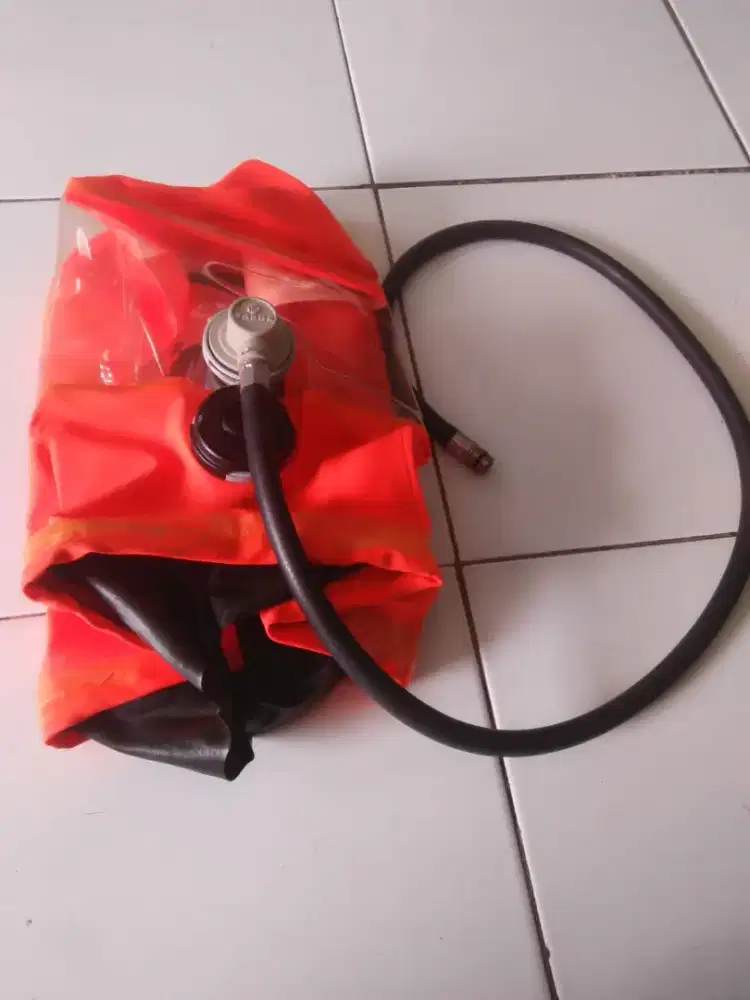 Mask hood emergency escape breathing device (EEBD)