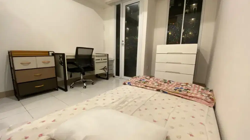 Bundle Furnitures kamar/kos (Meja,Kursi, Lemari, Laci,Kasur, Lemari)