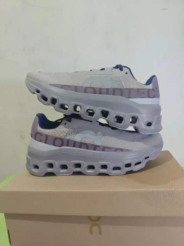 SEPATU ON CLOUD MONSTER OC