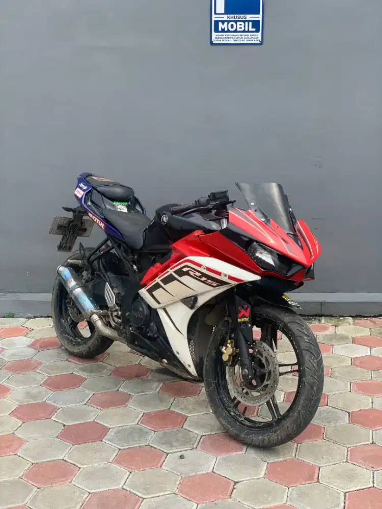 Yamaha R15 V2 Thn 2015