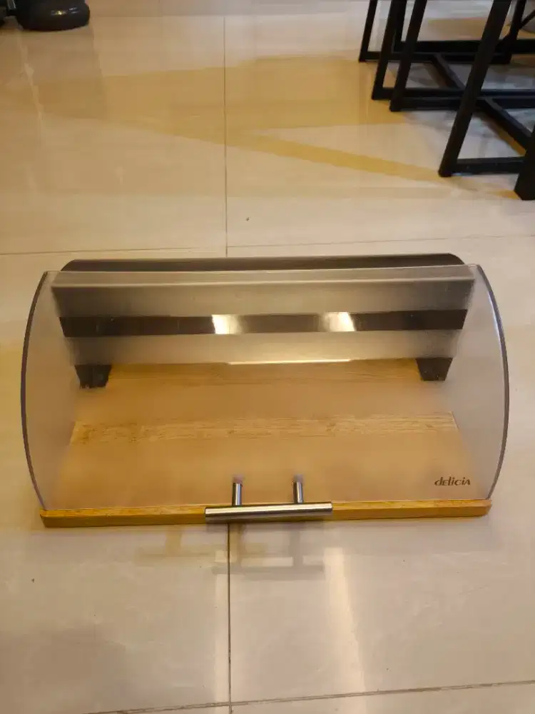 DELICIA LIGNUM TEMPAT ROTI KAYU COKELAT AZ-KO PRELOVED