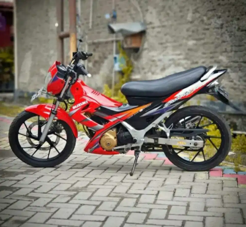 Jual Satria CBU 2005