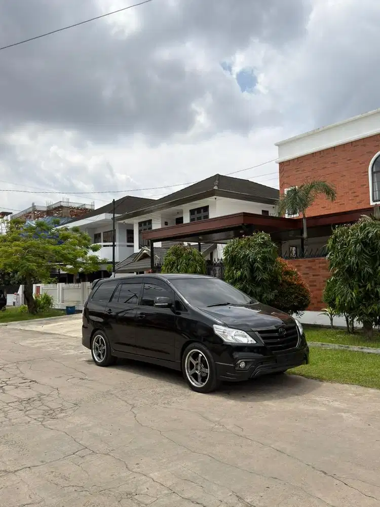 Toyota Kijang Innova Diesel G AT Luxury 2011