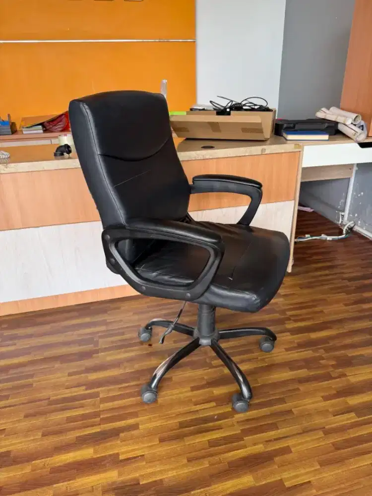 Kursi kantor informa