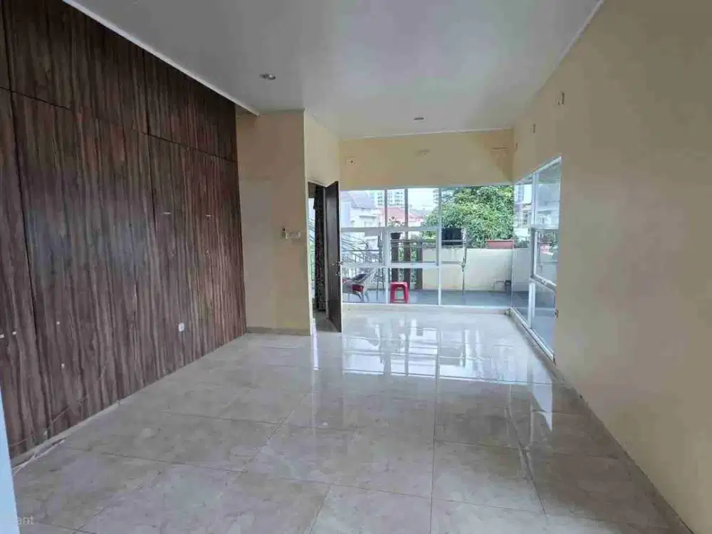 Di Sewakan Ruko Strategis di Area  Setiabudi Jakarta Selatan