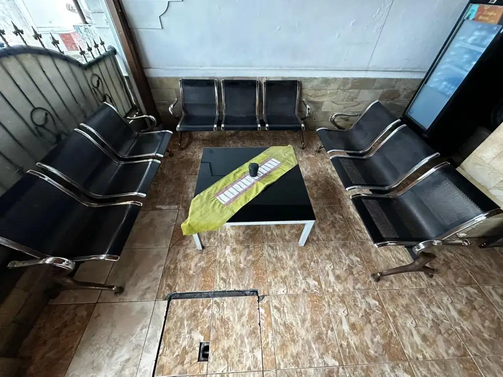 DIJUAL KURSI TAMU 9 ORANG + 1 MEJA KACA