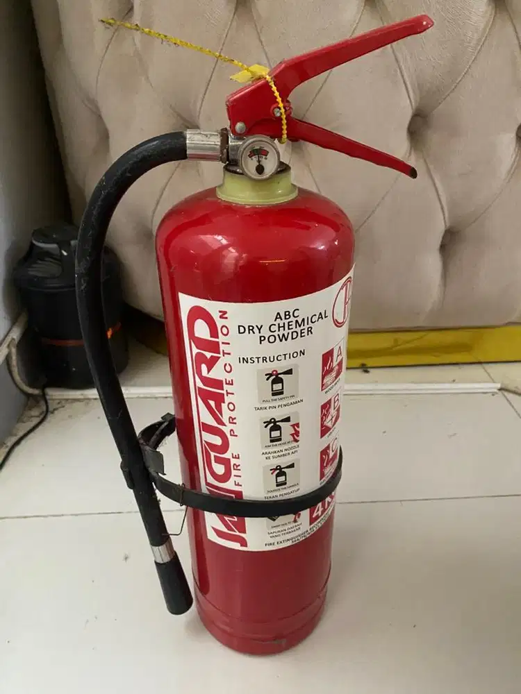 Alat pemadam kebakaran 4kg dry powder chemical