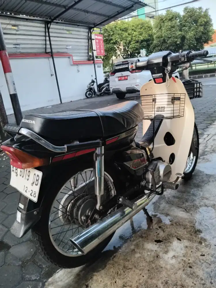 Di jual honda astrea prima tahun 1990 barang istimewa