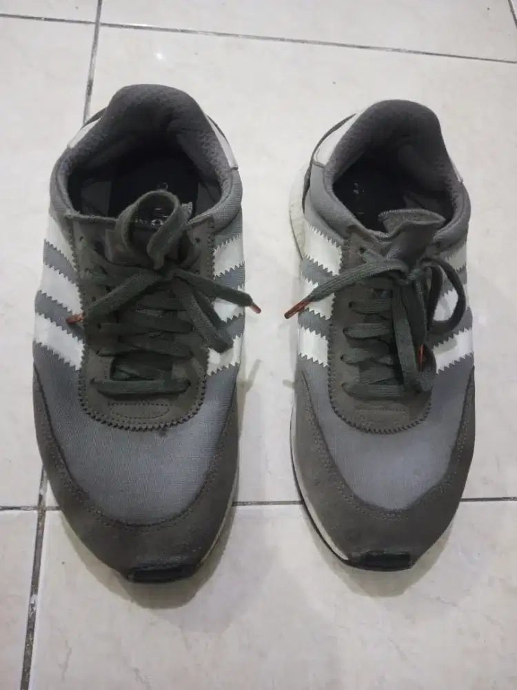 Sepatu Adidas kondisi baik