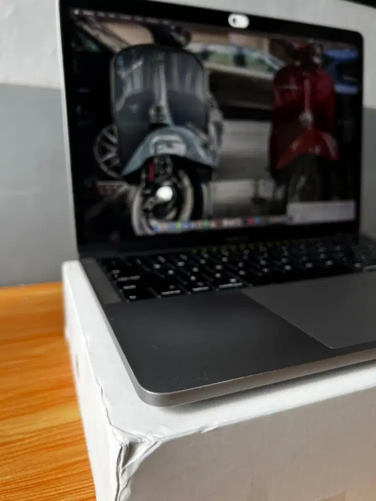 Macbook Pro Touchbar resmi iBox