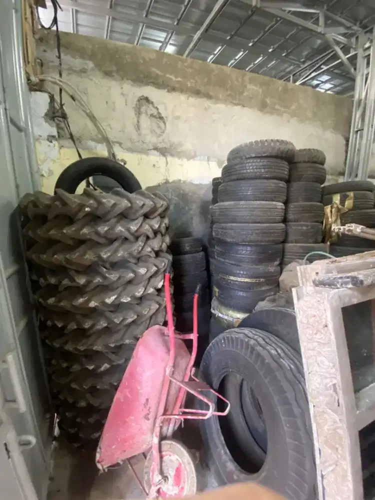 Lelang Ban tracktor & forklift