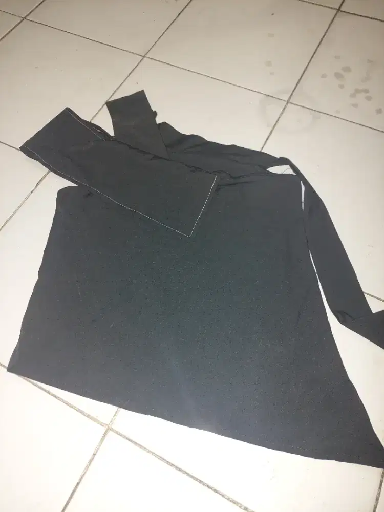 BAJU SABRINA HITAM
