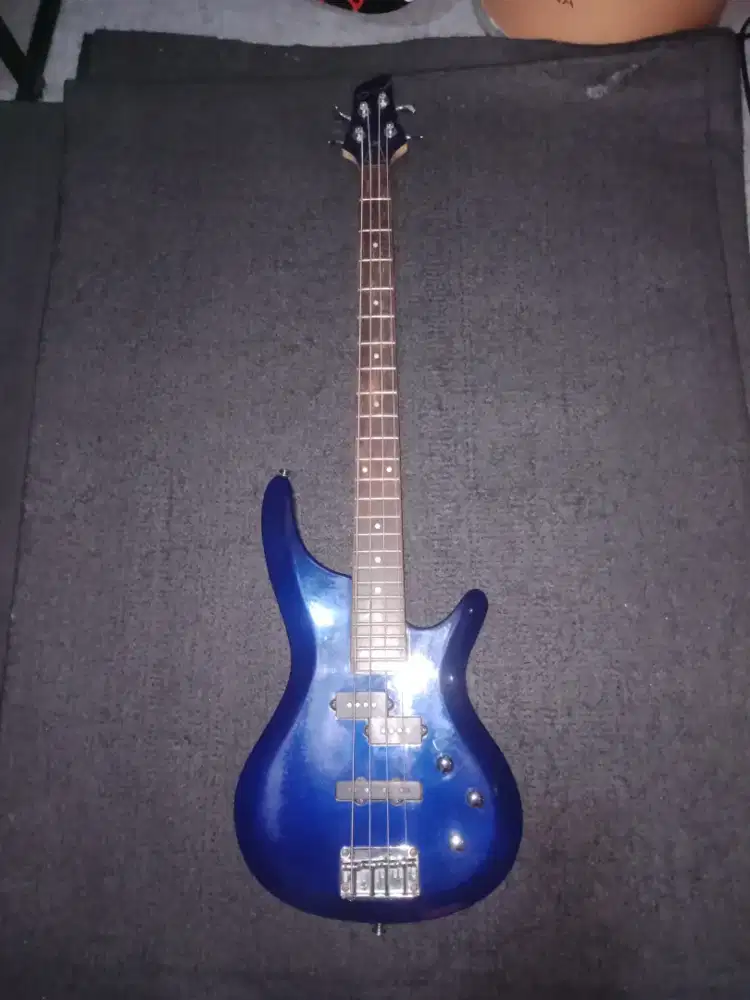 Gitar Bass Caraya