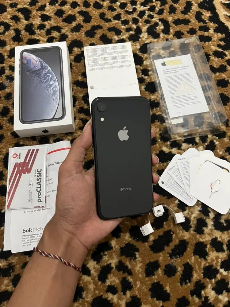 IPHONE XR 64GB RESMI IBOX FULLSET ORI SEMUA