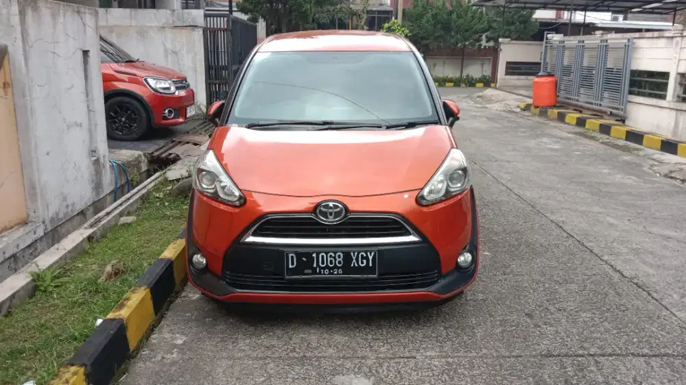 Toyota sienta 2016 V matic