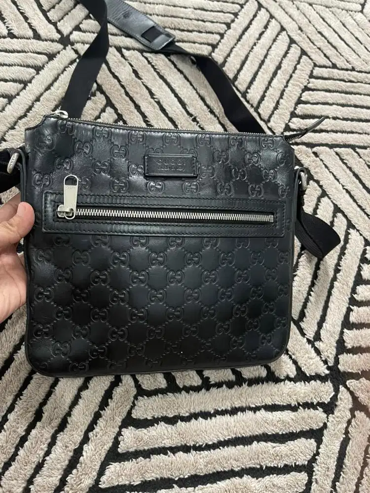 Tas GUCCI GG medium smooth leather sling bag