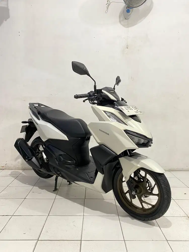 Vario 160 cbs 2023 putih dof