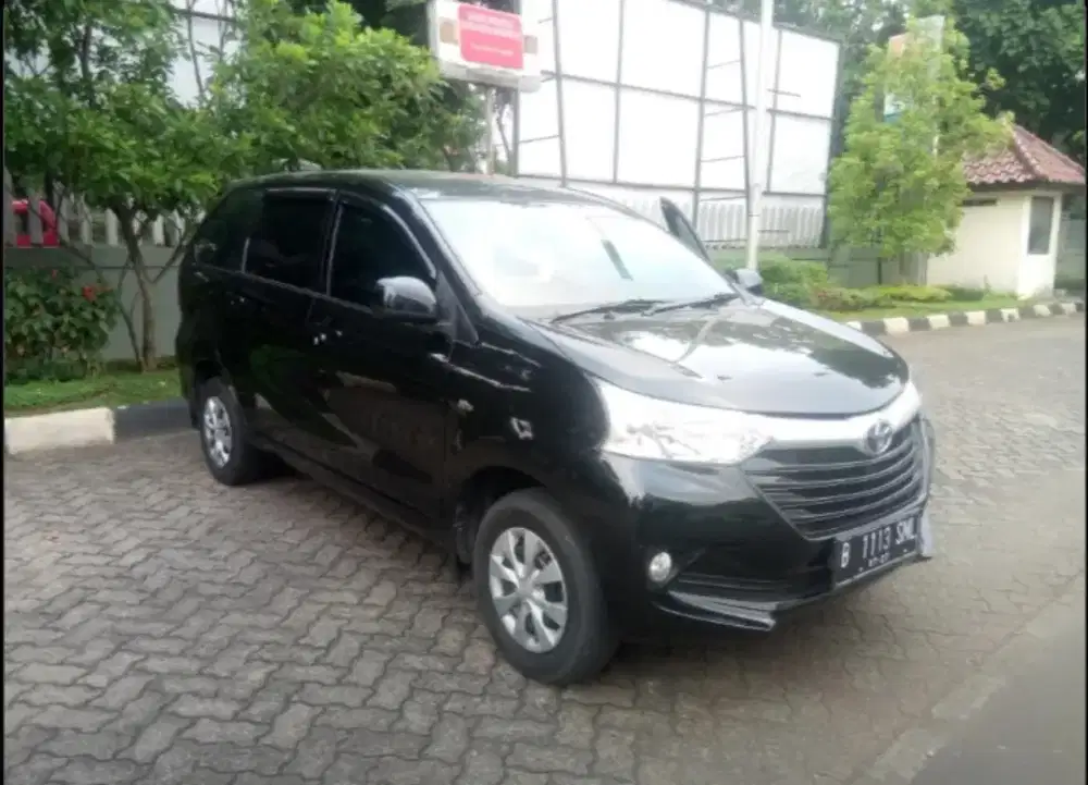 Dijual Cepat Mobil Toyota Avanza Hitam 2017 Jakarta