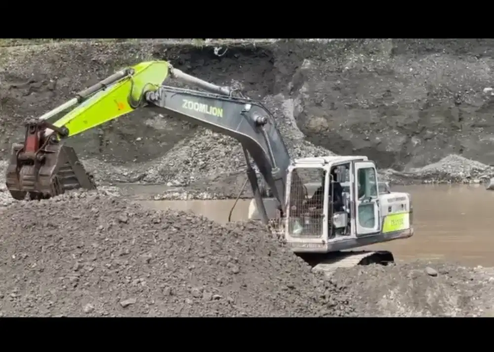 Zoomlion ZE215 tahun 2022