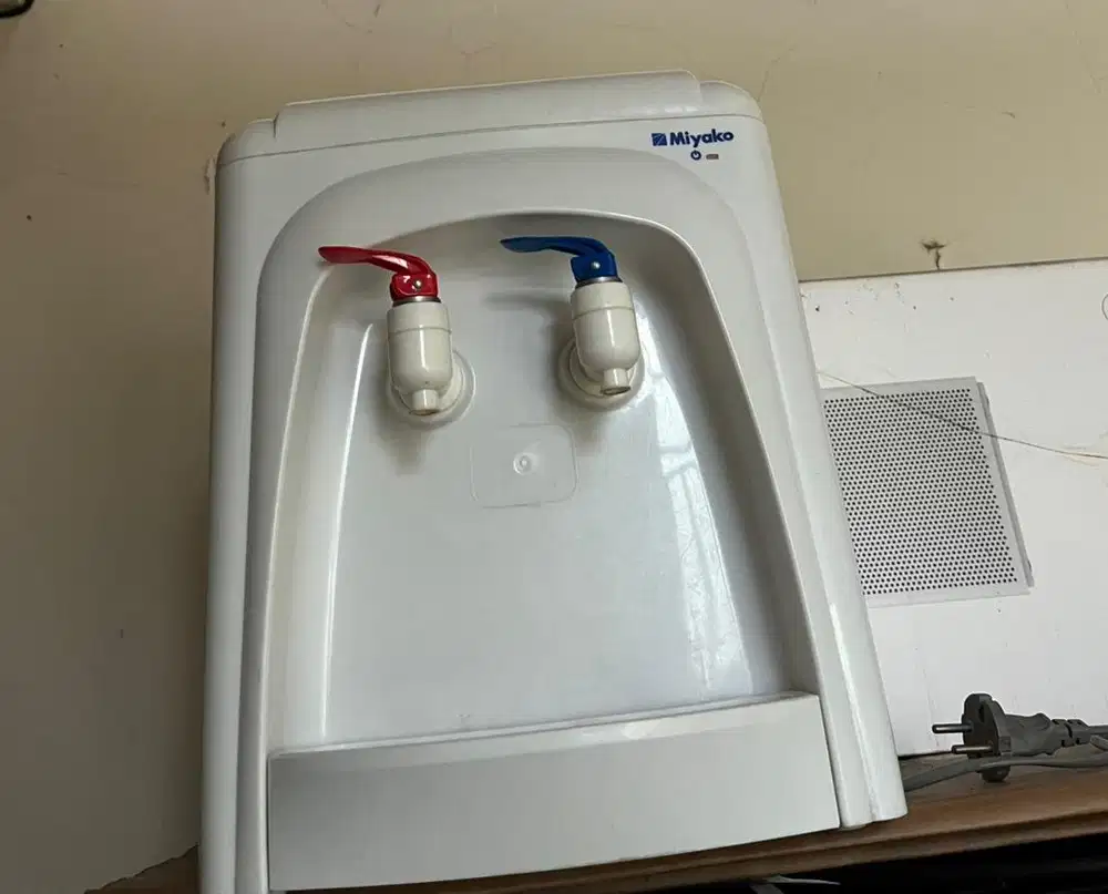 Dispenser  (Panas dan Normal)