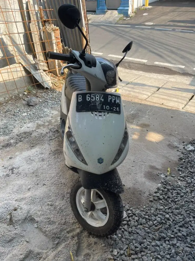 Di jual cepat Vespa Zip 2010