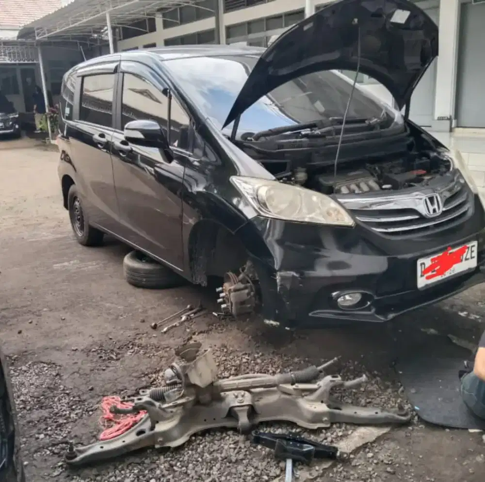 Specialis kaki kaki&rek setir mobil.