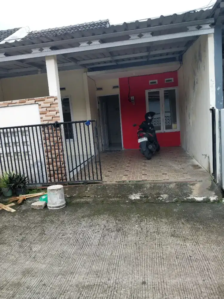 Disewakan rumah strategis