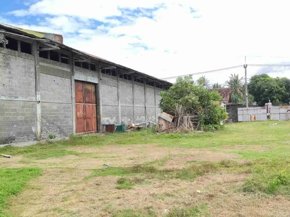 TANAH INDUSTRI PINGGIR JALAN RAYA DAN LANGSUNG PANTAI DI PENGAMBENGAN