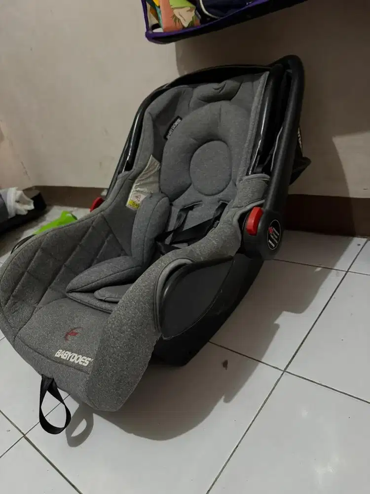 BABY CAR SEAT MERK BABYDOES