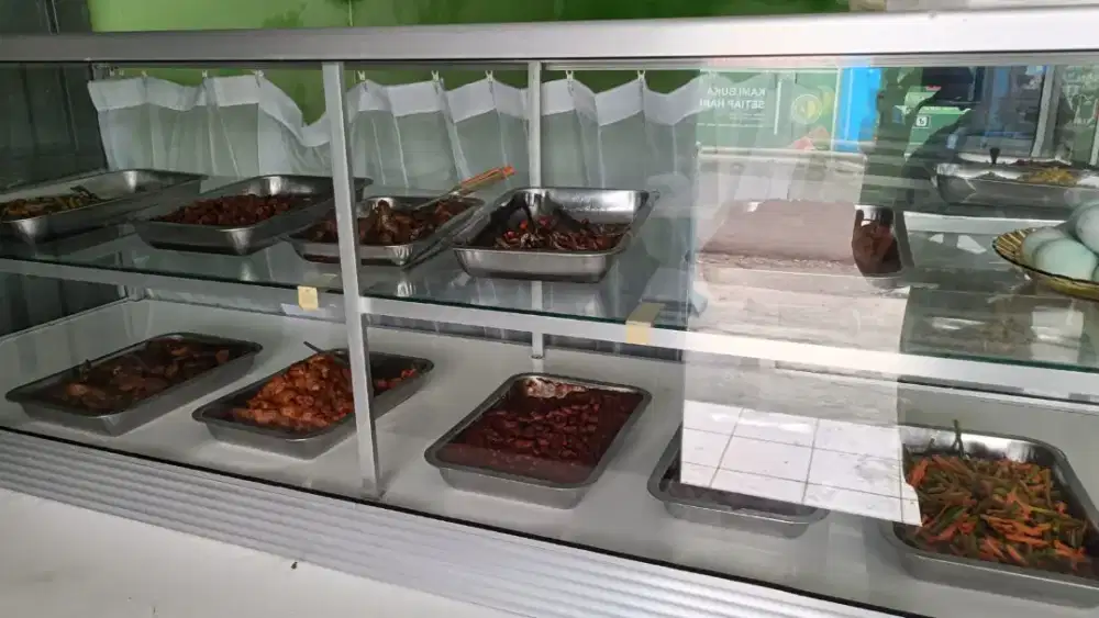 Etalase bekas warteg