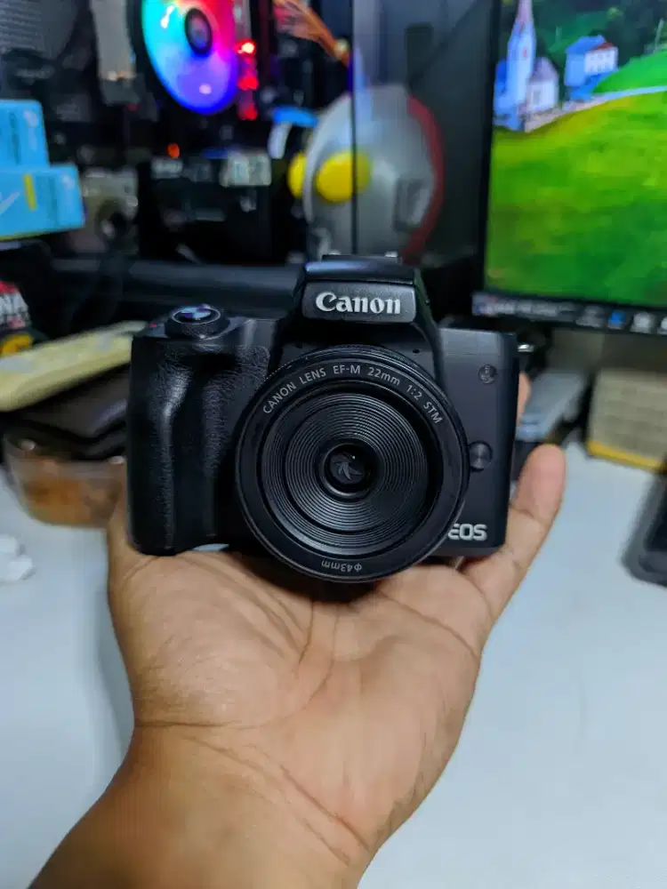 Kamera canon eos m50 lensa 22mm f2 mulus lengkap bonus