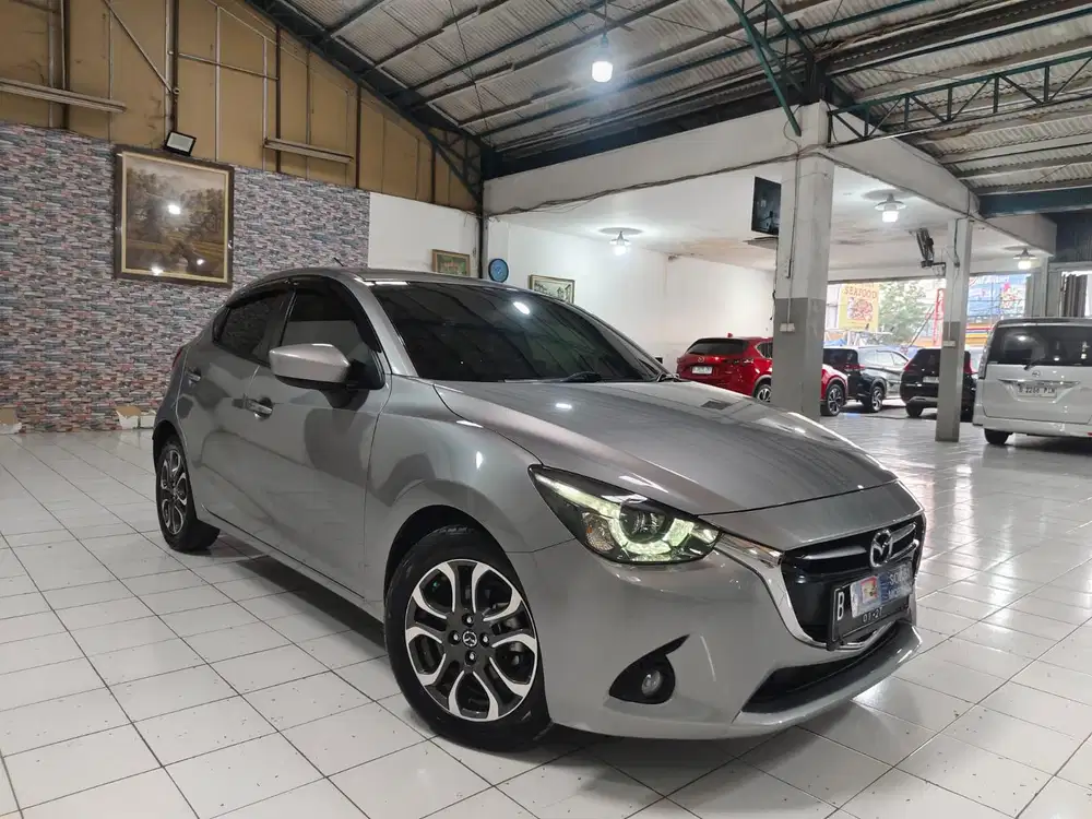 Mazda 2 GT Skyactiv AT 2016 Low Km Tgn 1 Pajak Panjang Ban Tebal