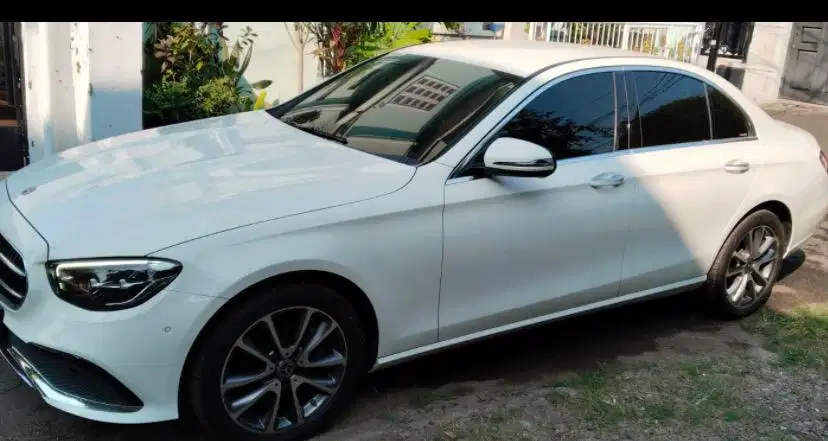 Mercedes-Benz E200 2022 Bensin