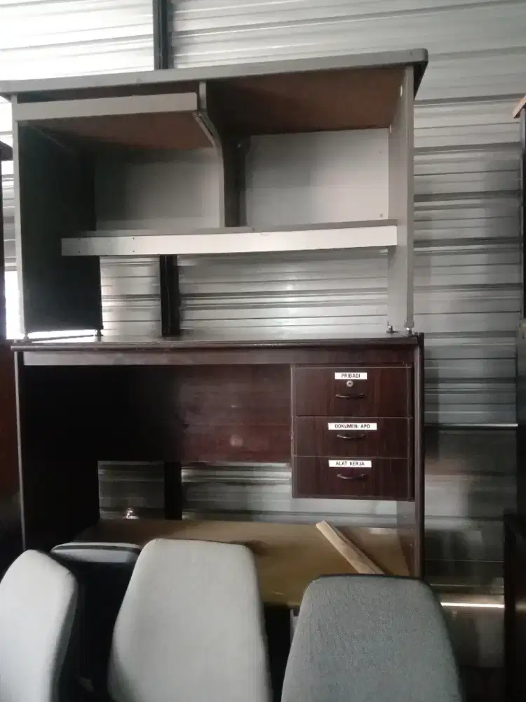 Meja kantor,meja bekas