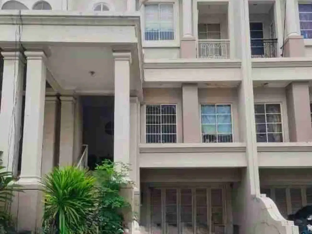 Dijual Rumah 3 lantai di GADING GRANDE, KELAPA GADING