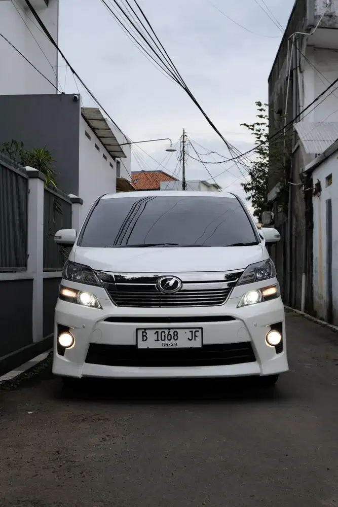 Toyota Vellfire ZG 2013