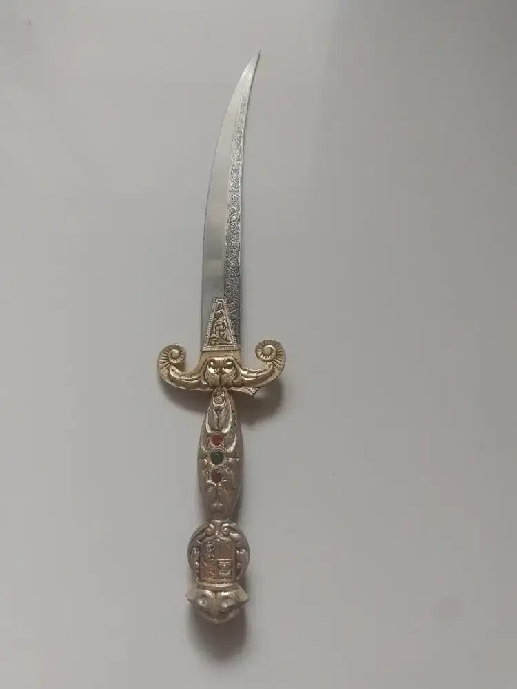 Pisau Vintage untuk hiasan atau pembuka amplop surat