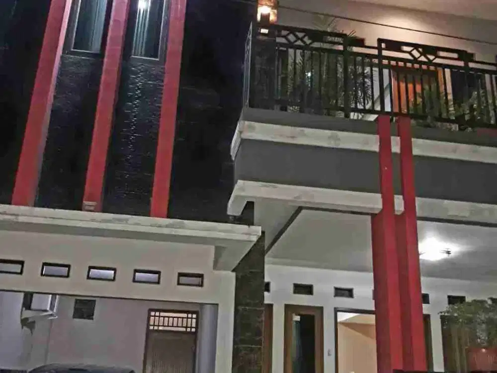 RUMAH MEWAH DI KOMPLEK CIPINANG MUARA