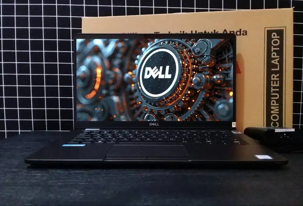 Laptop TouchScreen Core i5 Gen8 Fulzet original mulus segel all normal