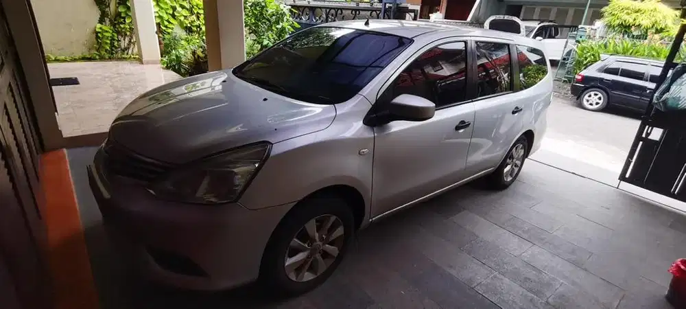 Jual nissan grand livina 2015