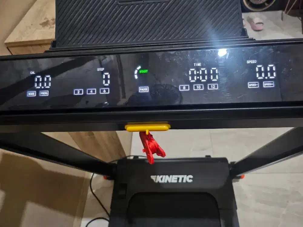 Kinetic alat fitnes treadmil elektrik