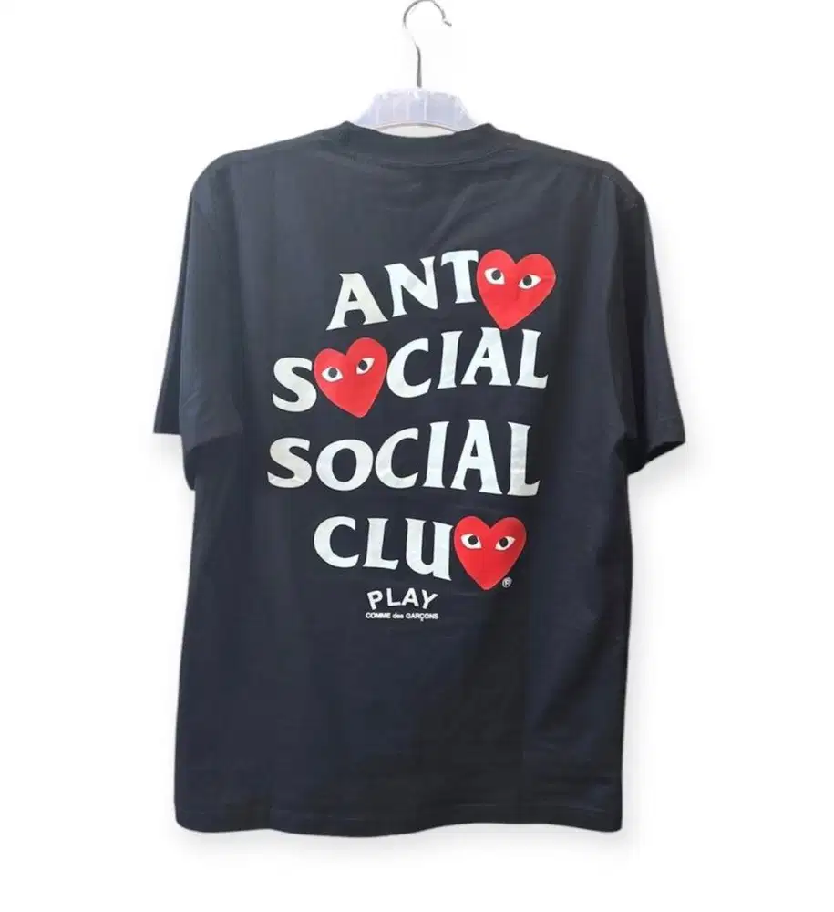 Kaos tshirt preloved bal hitam 73x54 assc x play edg