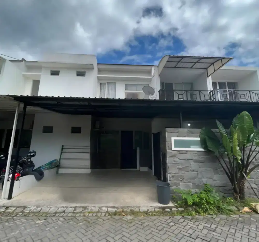 Rumah 2 lantai Decasa Residence Lakarsantri dkt Citraland