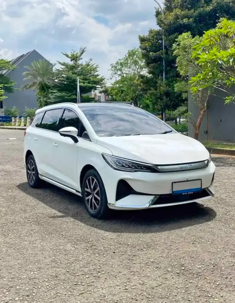 Byd m6 superior 7 seater range 515kilometer