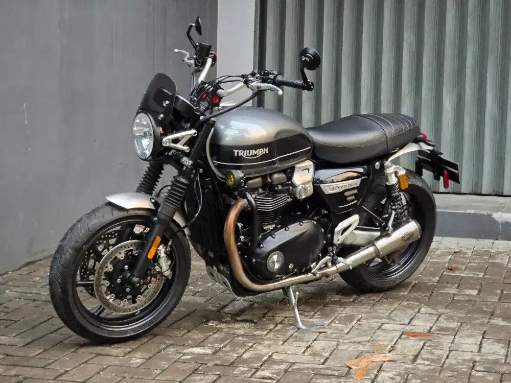 Moge Clasic Triumph Speed Twin 1200 th 2020 km 9rb Modof Ohlins Zard