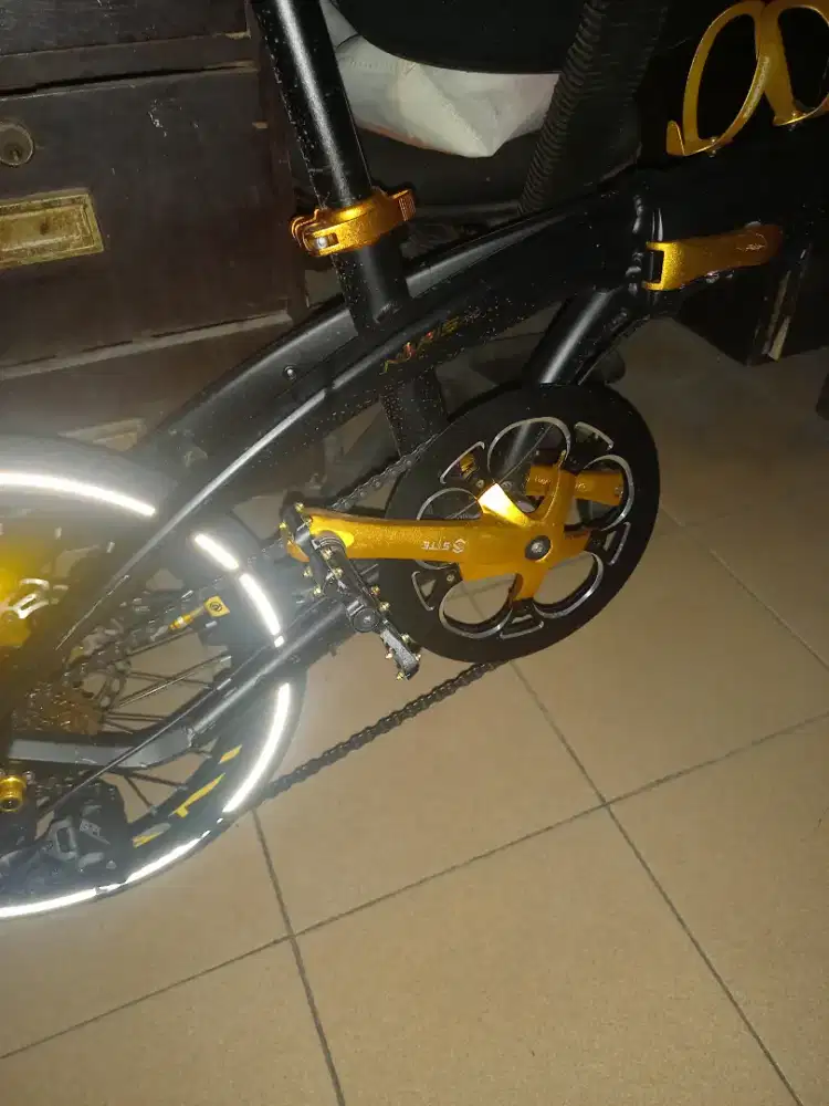 Jual aja murah meriah karena tempatnya yg muat