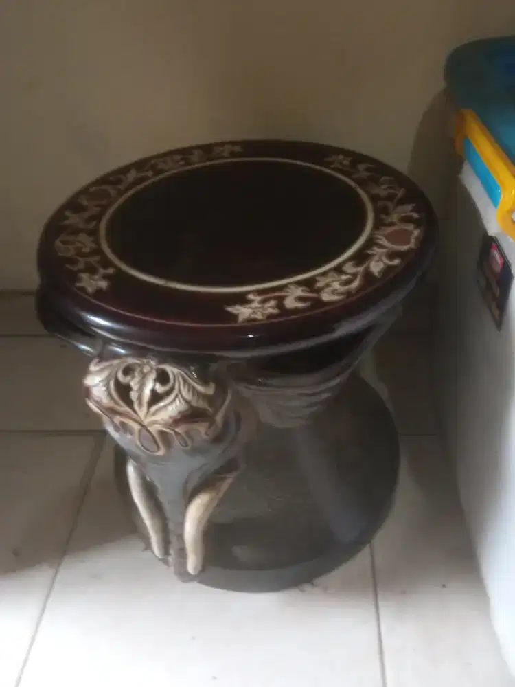 Keramik/kursi gajah asli
