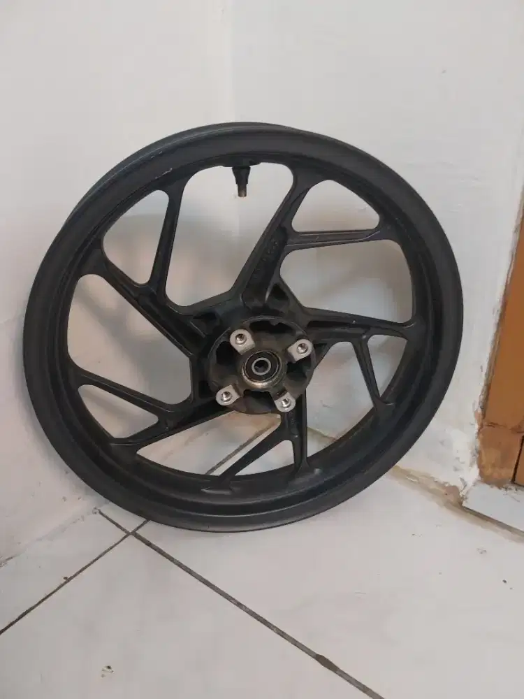 Jual Velg Ori bekas Honda Vario 160 kondisi 99,99%