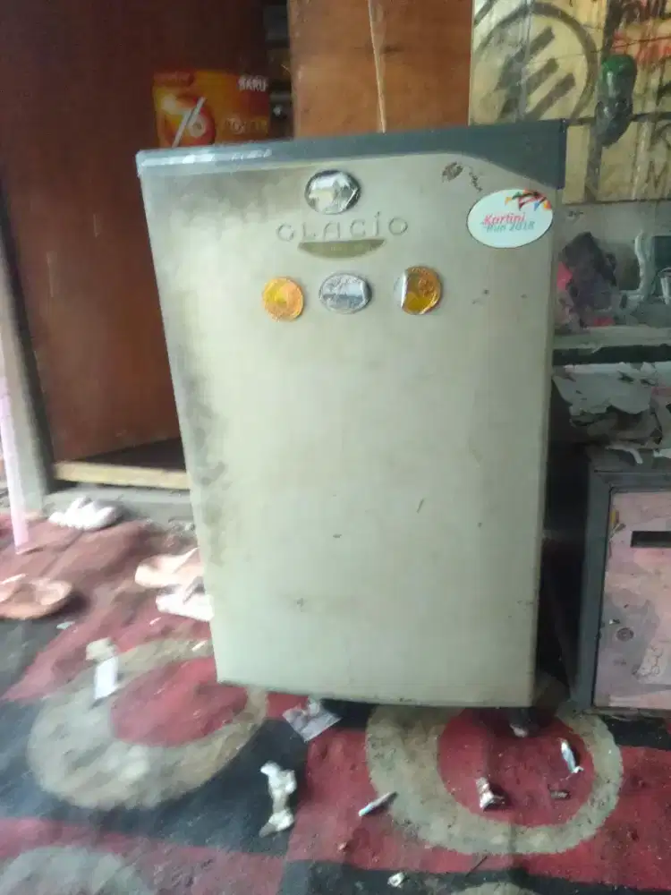 Kulkas 1 pintu merk Toshiba GLACIO